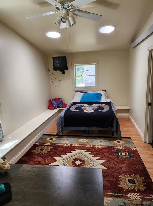 Guest bedroom / office